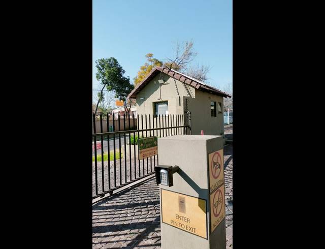 2 BEDROOM TOWNHOUSE FOR SALE IN FERNDALE